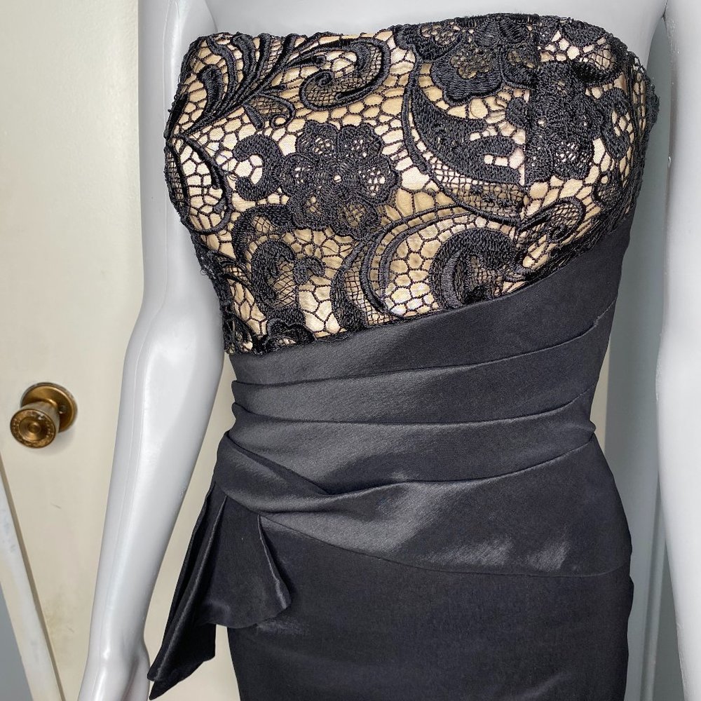 Jessica McClintock Black and Cream Lace Evening Gown